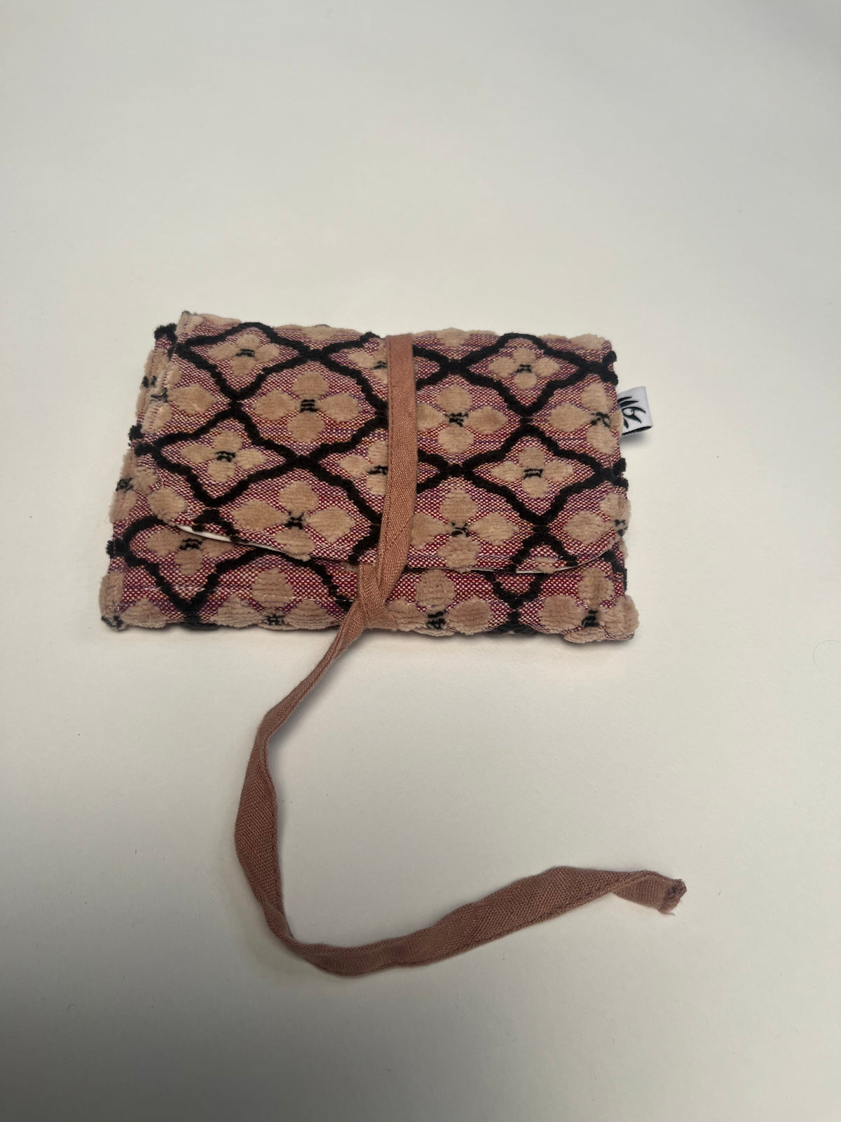 Accordion pouch