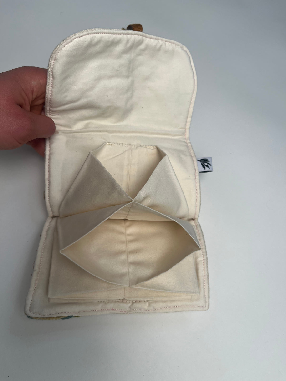 Accordion pouch