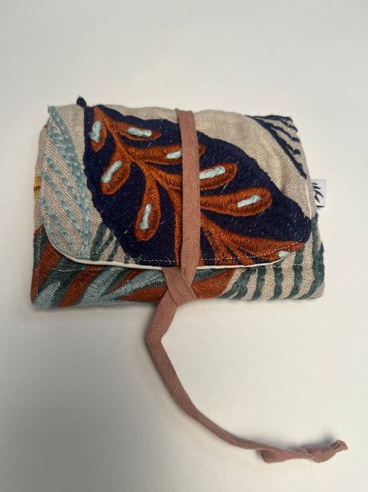 Accordion pouch